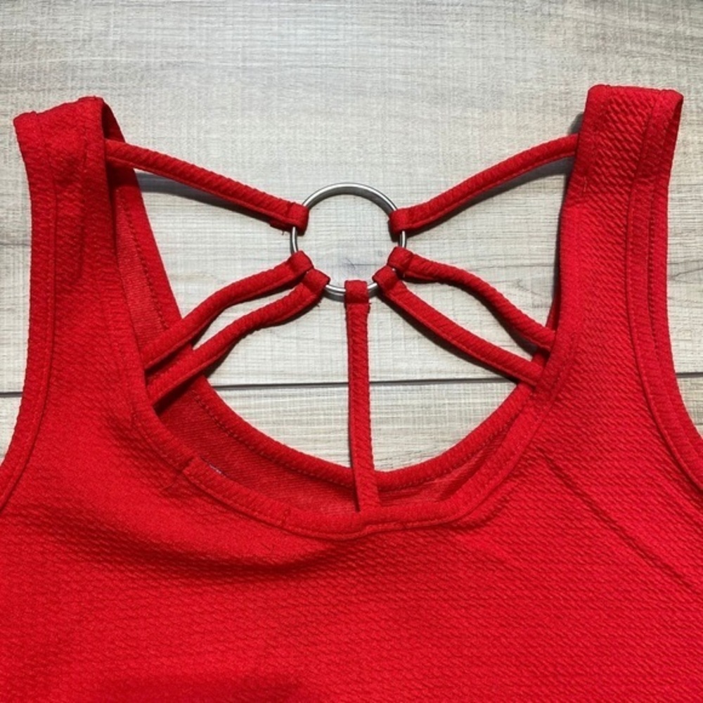 Red Sleeveless Ring-Back Bodycon Dress - - Picture 4 of 8